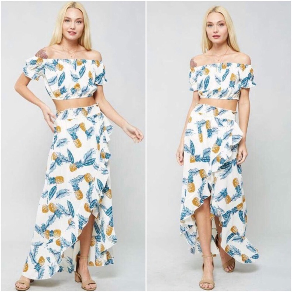 ๐SALE๐ฅWalking on the Sun | 2 Piece Pineapple Set - Picture 3 of 5